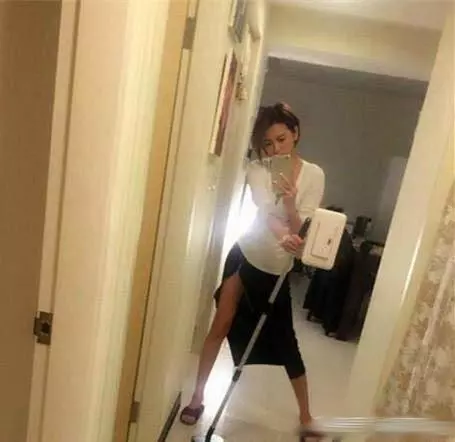 9張會讓千鎚百鍊的老司機都「忍不住嘴角上揚」的妹子內涵照。看不懂的,請自行左轉...