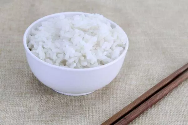不吃主食、不吃肉、不吃晚餐,哪個更易瘦?