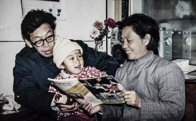 這一次真的要走了…老爺爺離開前顫抖撒嬌 妻子不捨吻別曝光「牽手80年的愛情」全網淚崩