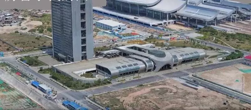 史上最強搬家!3萬噸車站「被舉起來旋轉」,平移90度破世界紀錄,網友:真的超猛