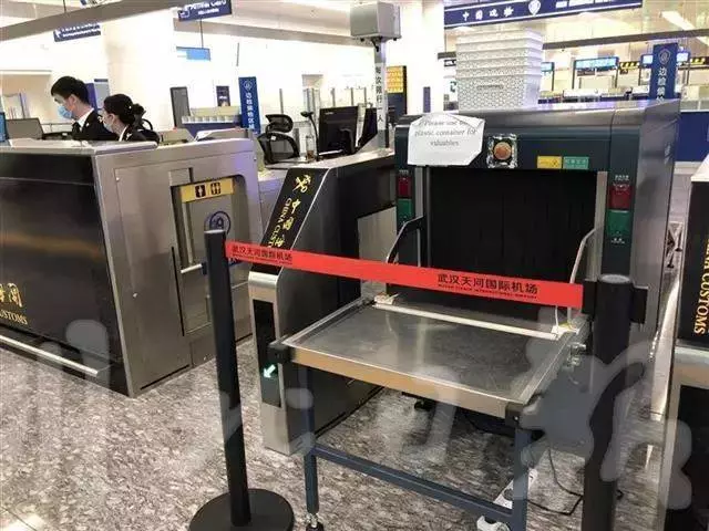 中國富婆80萬鑽戒藏鞋裡入關,結果被罰慘了!