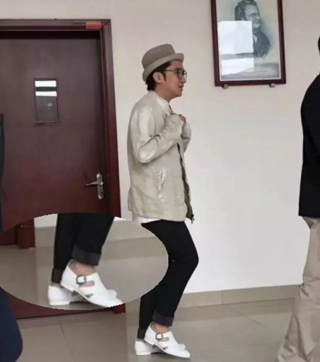 女兒跟著李亞男牙牙學語 王祖藍生病遠觀很好奇
