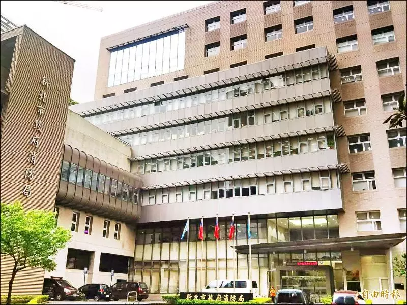 消防妹辦公室激戰分隊長 爆役男偷拍 要一樣的「服務」