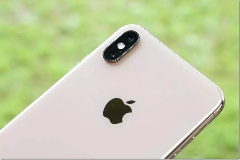 (機皇卡位戰,HUAWEI P30 Pro、iPhone XS MAX 日夜拍人像錄影測試)
