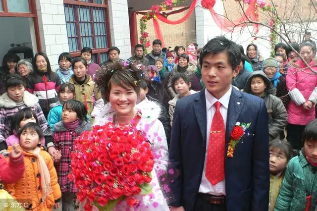 老婆三年未孕,我強拉著她去醫院做檢查,報告出來後,我扔她臉上