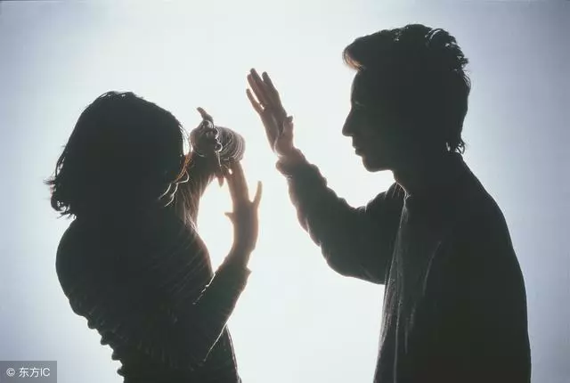 老婆三年未孕,我強拉著她去醫院做檢查,報告出來後,我扔她臉上