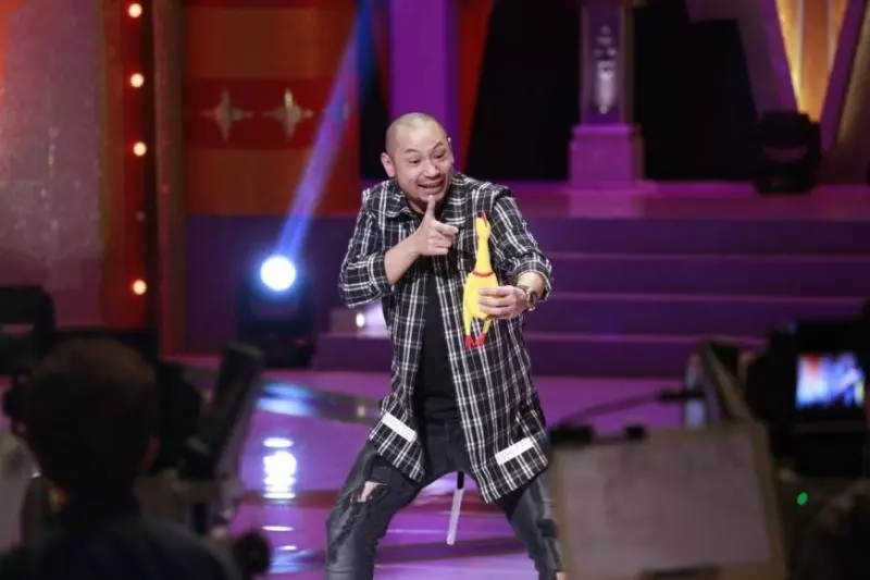 【金剛新戀情!】霸氣宣布與台灣「國光女神」拍拖,私下超暴露超敢露!網友暴動:賺到了咯~