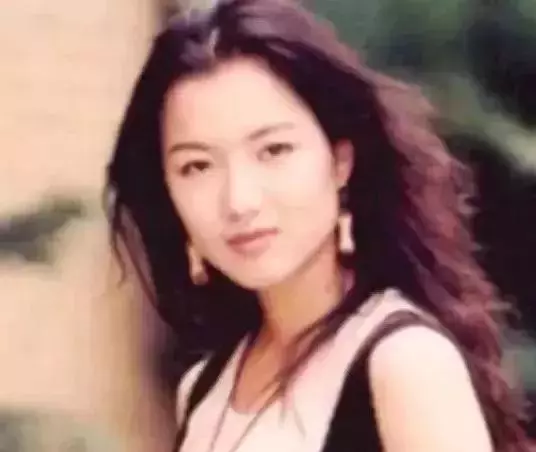 鄭秀文原諒許志安:成年人的愛情,從來是女人的一腔孤勇