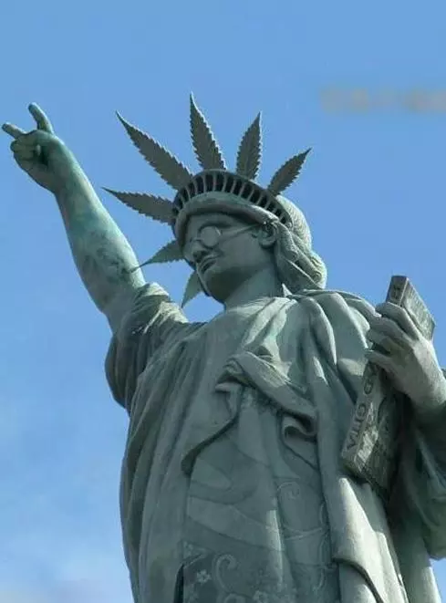 32張超爆笑圖片讓我下巴掉地上了!尤其是第7張真的太猛....我下次打牌也要用!