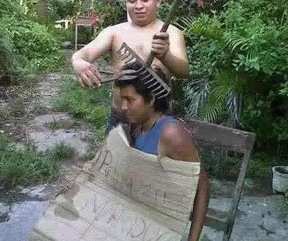 32張超爆笑圖片讓我下巴掉地上了!尤其是第7張真的太猛....我下次打牌也要用!