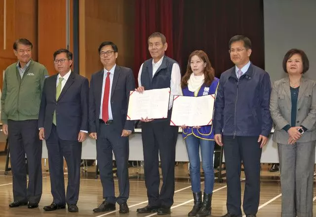 〈與機要同行1〉華航董座遭爆曖昧女祕書 溫馨接送直擊【壹點就報】
