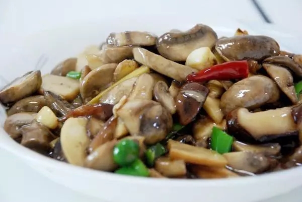 蘑菇怎麼做都好吃,這5種做法超下飯!簡單易學,你吃過嗎?