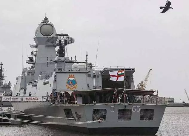 中國海上閱艦式拉開序幕,近鄰印度派出2艘巨艦,來頭著實不小