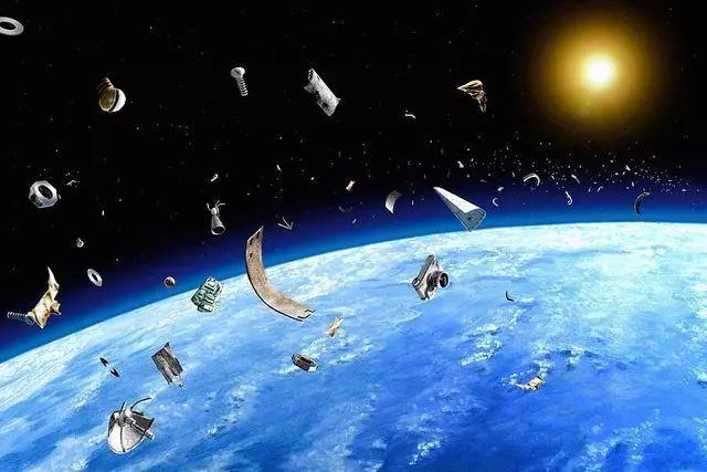 波音4億元衛星解體,一場太空災難來襲,中國悄悄放出一個"太空捕手"