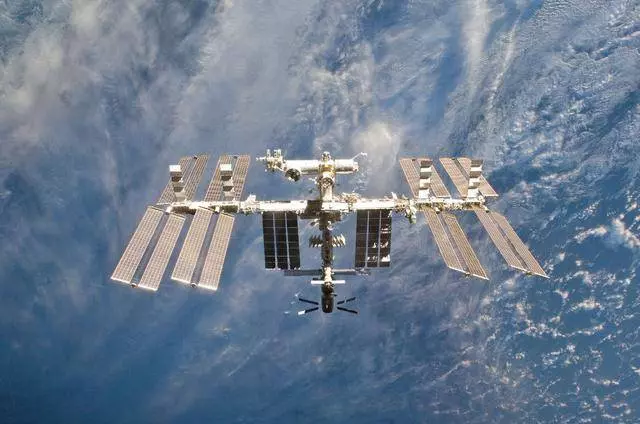 波音4億元衛星解體,一場太空災難來襲,中國悄悄放出一個"太空捕手"