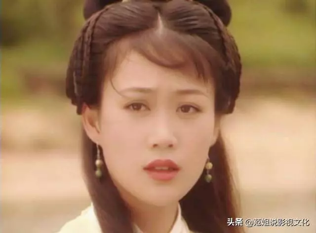 50歲梁小冰近照曝光,年齡越大,越變越美,網友:這一點都不科學啊