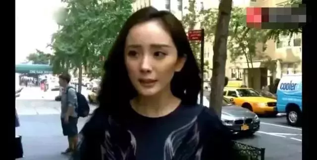小糯米正面曝光,楊冪帶小糯米走秀?網友:太像了,一模一樣