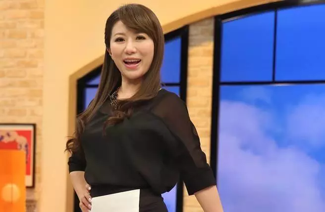 台灣好媳婦「佩甄」被老公踹傷肋骨,淚訴「睡覺痛到不能翻身」!