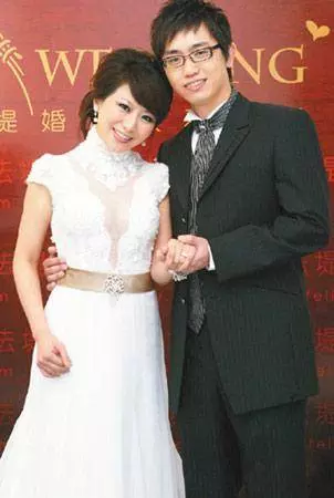 台灣好媳婦「佩甄」被老公踹傷肋骨,淚訴「睡覺痛到不能翻身」!