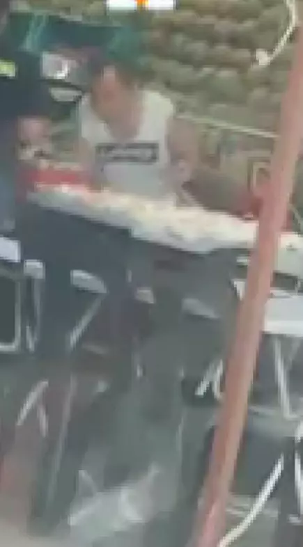 大馬網友:愛吃榴槤的人,不要再買他的榴槤~