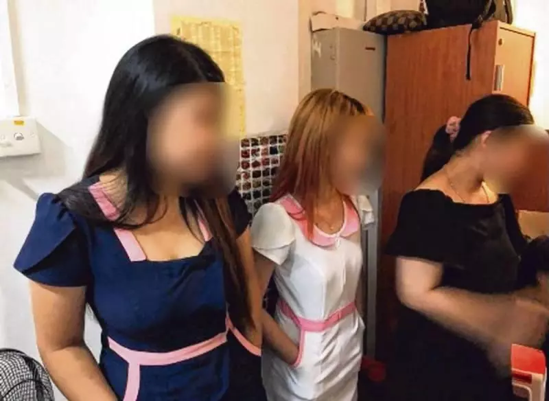 【新加坡】 搞制服誘惑,按摩院夜場 護士裝 新娘裝 女郎全被捉 !