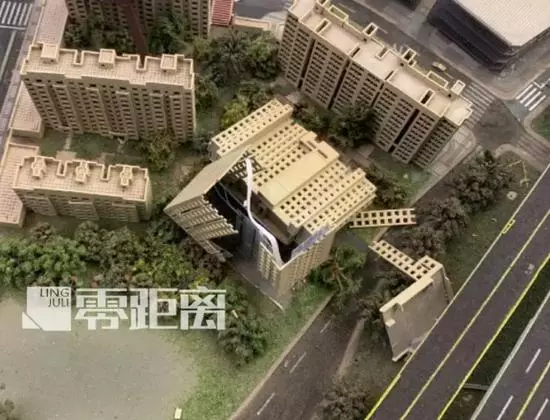 南京女房主效仿奔馳女車主 維權不成反被拘
