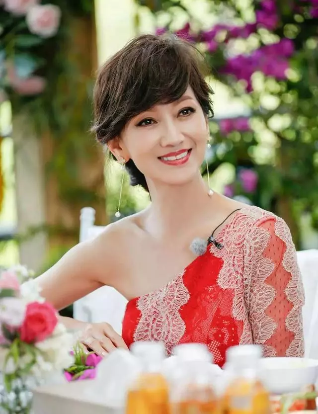 玻尿酸是填充劑不是防腐劑,用量過度的女星,你還忍心看嗎?