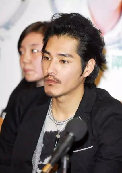明星喝多之後和正常人沒有區別,他們也會做出「荒唐」事!