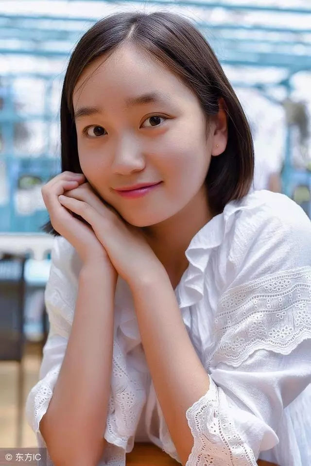 小姑子結婚我隨禮八百,看到她發的朋友圈,我追加了兩千
