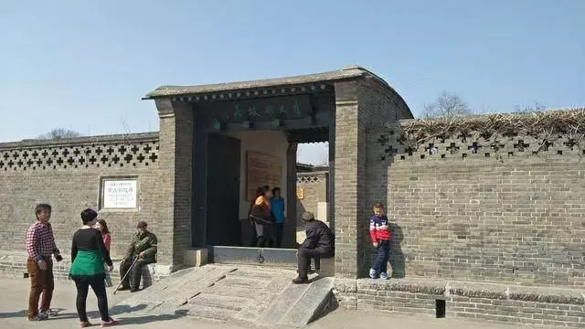 哥哥搬新家,我特意買了大電視作為禮物,哥說一話,我拿回自己家