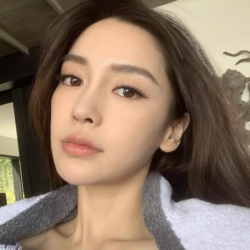 又變了?!Angelababy精緻臉蛋再爆整容過度!網民:感覺有點網紅和泰國風……