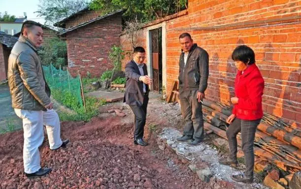婚後我住出租屋,意外得到一筆巨款,丈母娘吵著說要不到錢就不走
