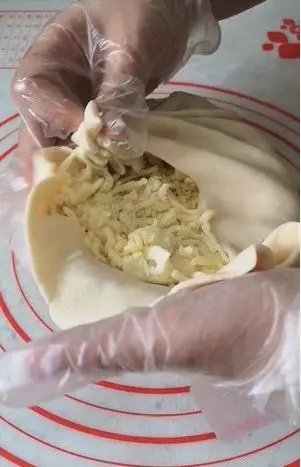 最近刷爆朋友圈的私房單品,榴槤芝士爆漿餅,簡直超好做啊