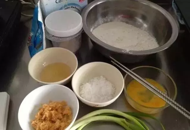 會拉絲的香蔥肉鬆麵包,基本店面每個店面都賣的熱銷品