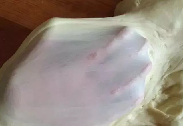 會拉絲的香蔥肉鬆麵包,基本店面每個店面都賣的熱銷品