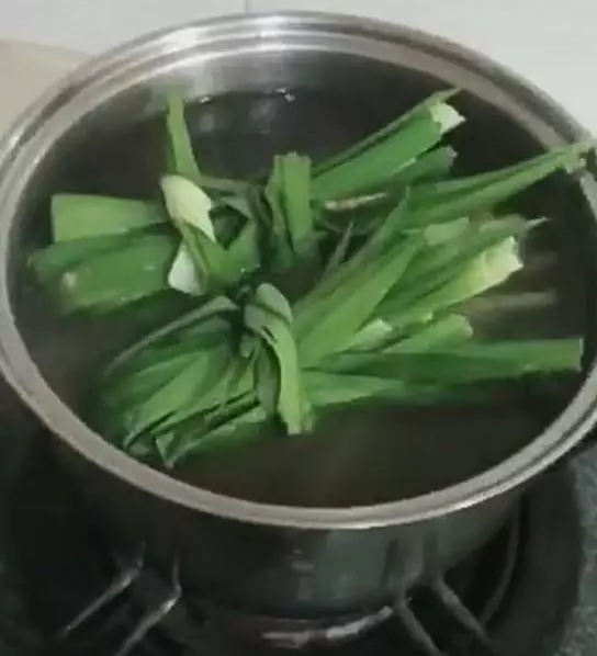 試試《養生香茅茶》做法簡單,健胃助消化、去除風濕,而且你會發現它很好喝