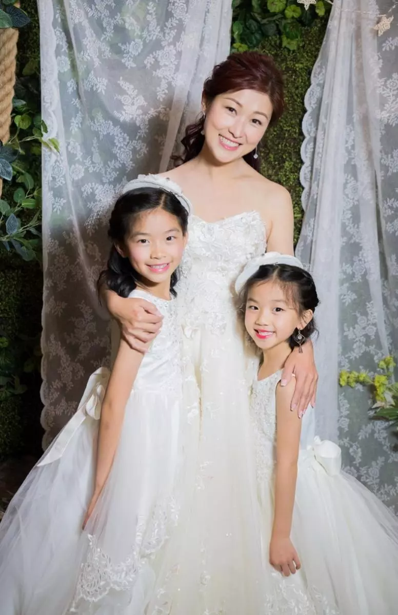 【超甜蜜TVB凍齡夫妻】陳琪胡諾言結婚10周年「和子女再拍溫馨婚照」全家超高顏值驚呆網民!