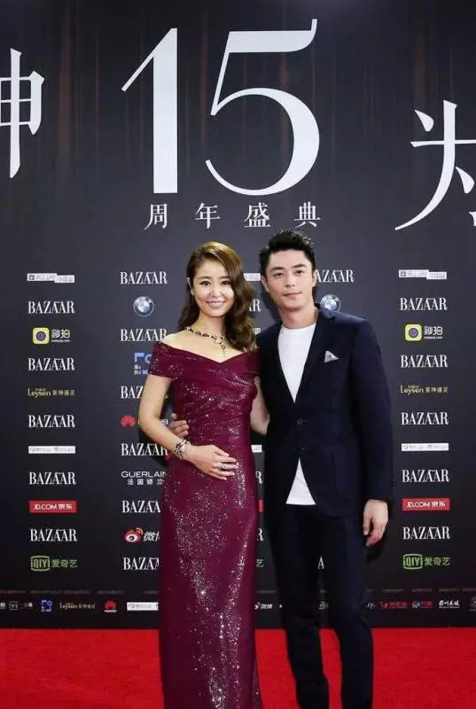 林心如撞衫新晉人妻陳凱琳,大媽和港姐的差距,心疼霍建華!