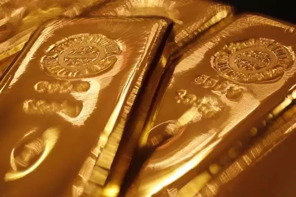 一對兄弟「煉造假黃金」成功騙走19家銀行「887億」!他們只用這招就騙過金融界各個大佬!太威了!