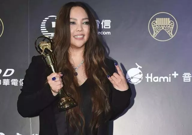 張惠妹成功減肥,恢復到昔日女神身材,網友表示:女神又回來了