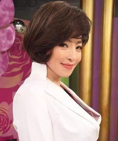 54歲李芳雯近照曝光,為撇「惡婆婆」居住北京,淚訴:懷孕吞53顆安眠藥自殺,再也不相信男人