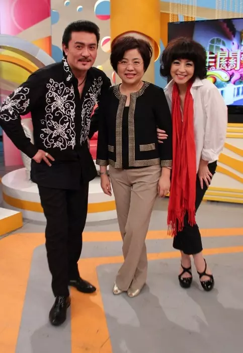54歲李芳雯近照曝光,為撇「惡婆婆」居住北京,淚訴:懷孕吞53顆安眠藥自殺,再也不相信男人