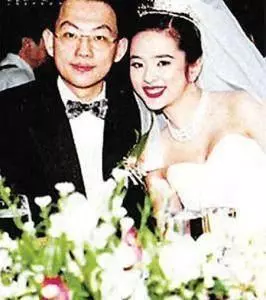 林志穎苦追了3年無果,22歲息影嫁豪門被拋棄,今46歲老態橫生