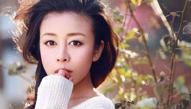 婆婆送我一老氣的包,我直接轉手送人,第二天對方連忙送還