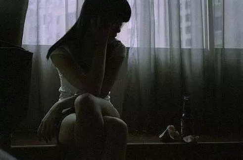 娶了個瑜伽老師,結婚半個月後她換新工作,新工作使我想離婚