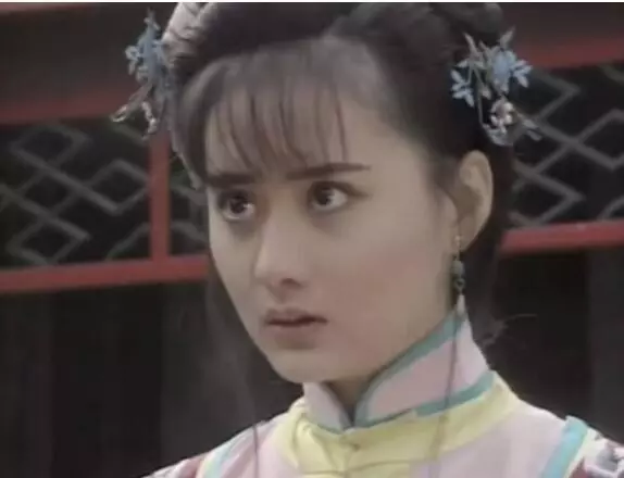 44歲陳德容近照透著濃濃過氣網紅味,中年女星自拍為何都一言難盡!