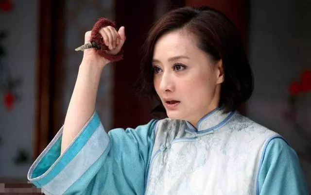 44歲陳德容近照透著濃濃過氣網紅味,中年女星自拍為何都一言難盡!