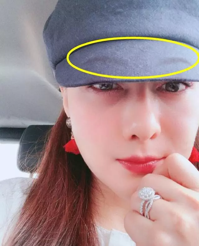 44歲陳德容近照透著濃濃過氣網紅味,中年女星自拍為何都一言難盡!
