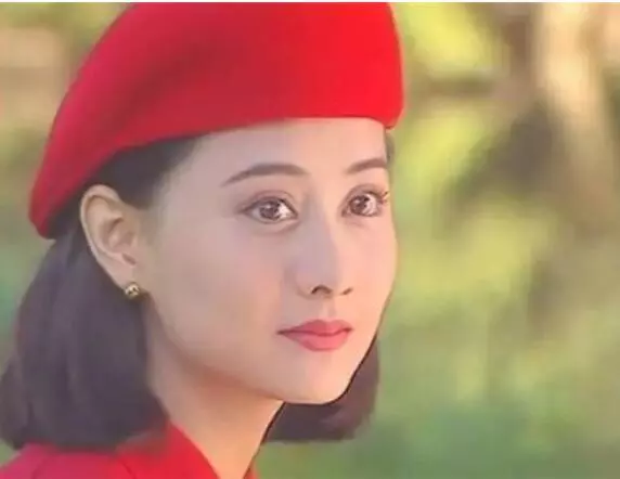 44歲陳德容近照透著濃濃過氣網紅味,中年女星自拍為何都一言難盡!