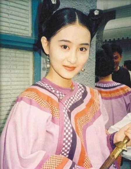 44歲陳德容近照透著濃濃過氣網紅味,中年女星自拍為何都一言難盡!